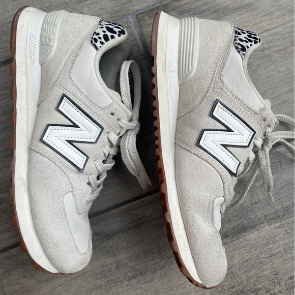 New Balance White and Black Sneakers Classic Design - Picture 6 of 6